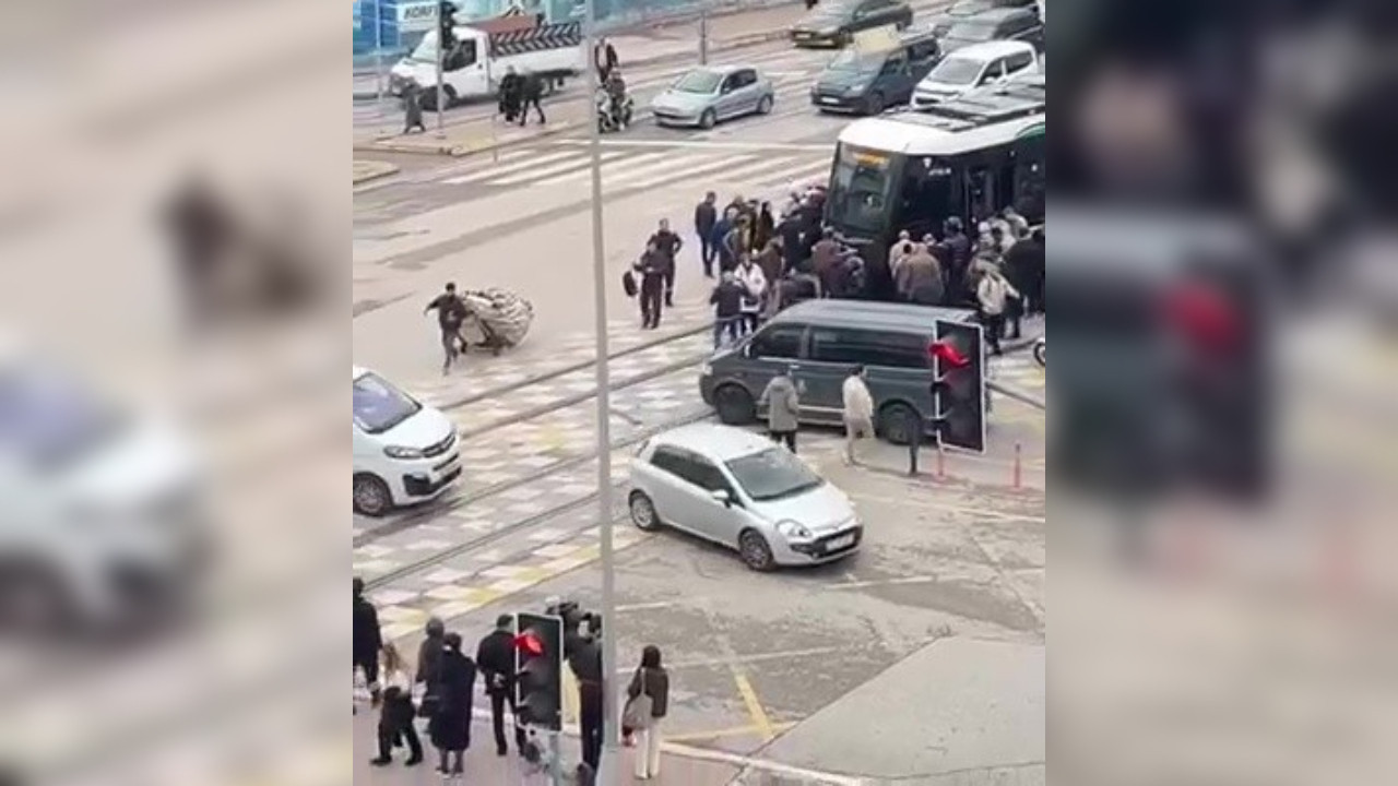Kocaeli'de tramvayın çarptığı 71 yaşındaki kadın hayatını kaybetti