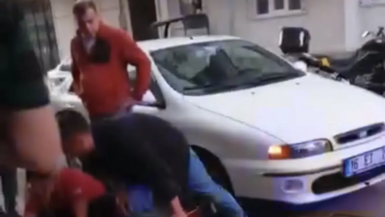 Bursa Karacabey'de otomobil ile motosiklet çarpıştı: 1 yaralı