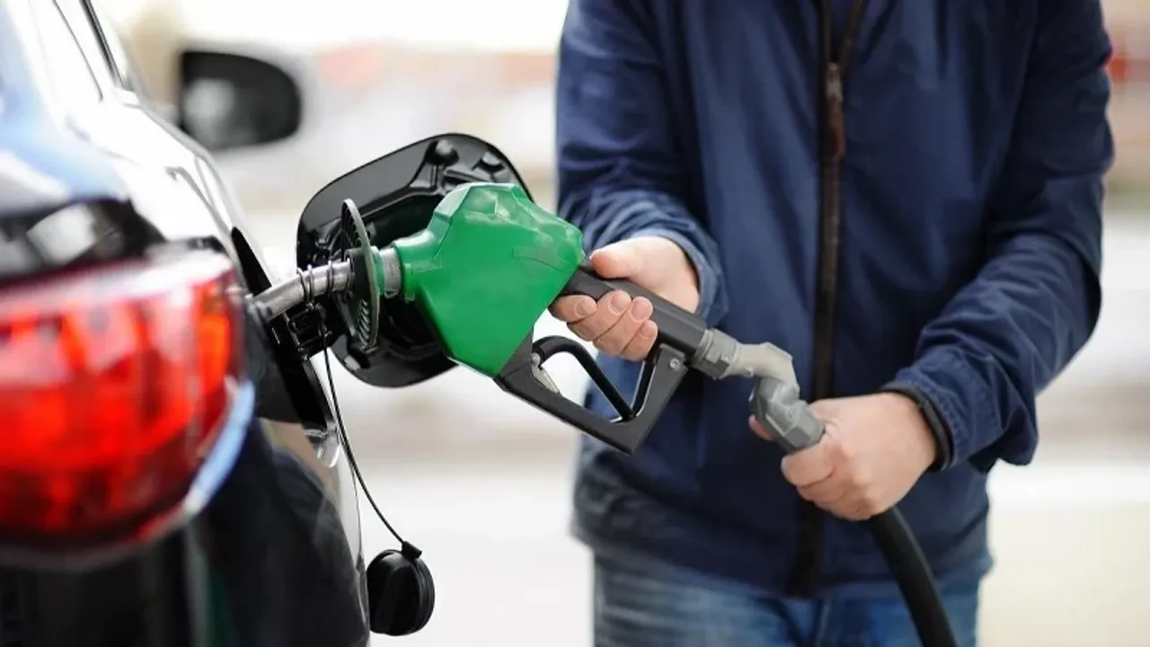 Motorin fiyatlarında 5 lira 36 kuruşluk indirim kesinleşti