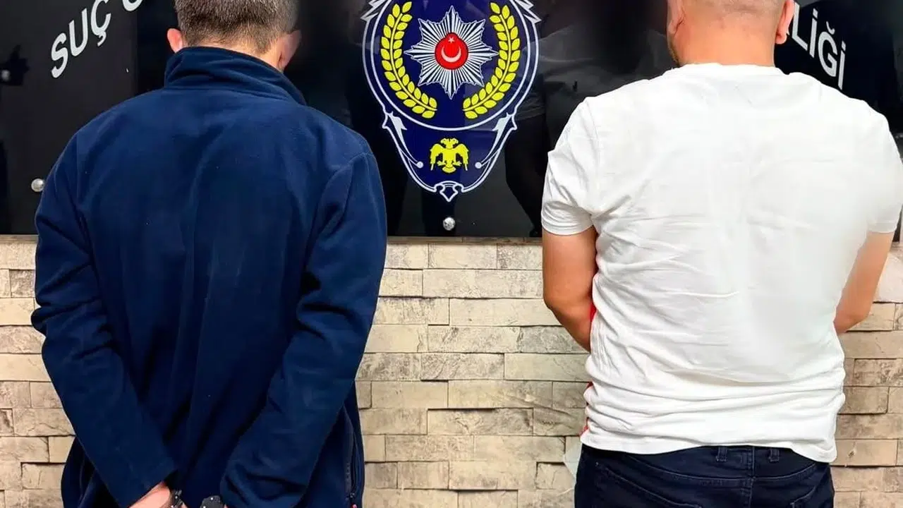 Gaziantep'te düzenlenen operasyonda 10 ruhsatsız silah ve uyuşturucu ele geçirildi