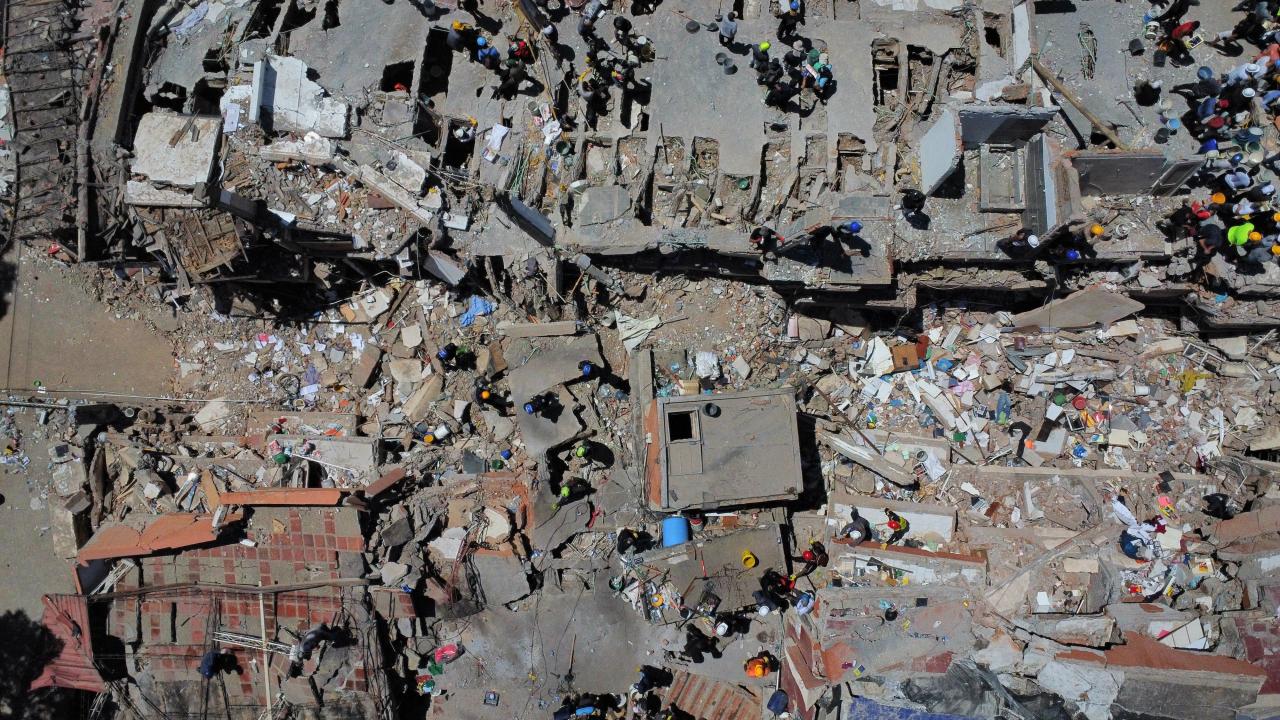 Kolombiya'da 7,4 büyüklüğündeki deprem sonrası yeniden inşa süreci başladı