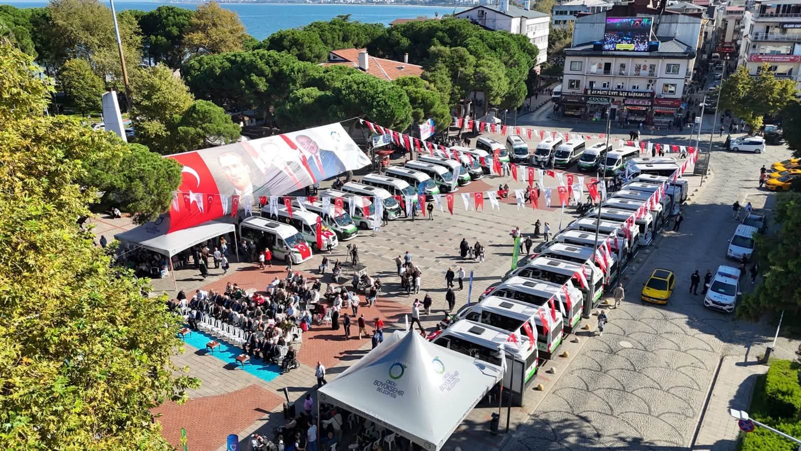 Ünye'de toplu taşıma sistemi 118 yeni araç ve 10 hatla hizmete girdi