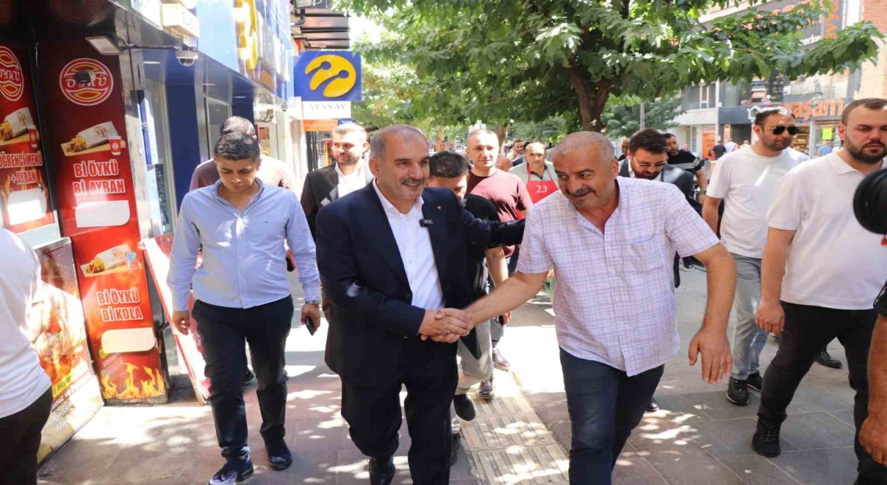 İdris Alan seçim çalışmaları kapsamında Elazığ esnafını ziyaret etti