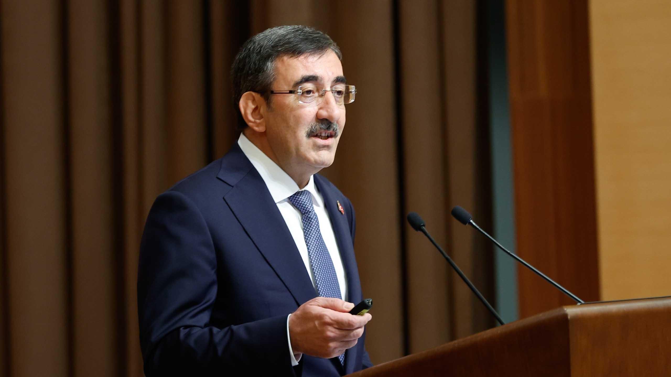 Cevdet Yılmaz 2027 yılı için yüzde 4,2 büyüme öngördüklerini açıkladı