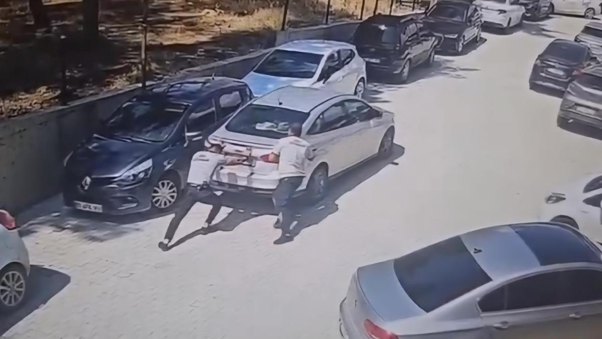 Hatay'da el freni çekilmeyen otomobili güvenlik görevlileri durdurdu