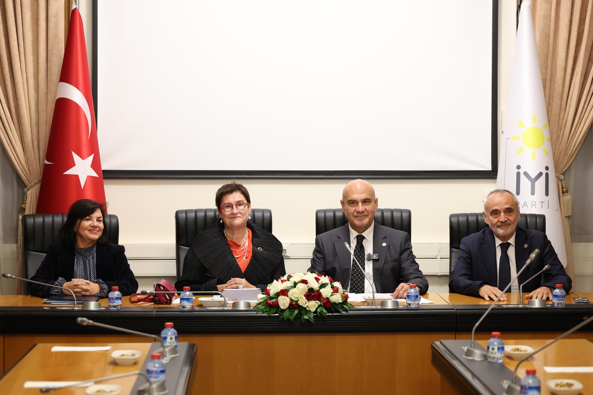 AKPM Başkanı ve heyeti İYİ Parti grubunda misafir edildi