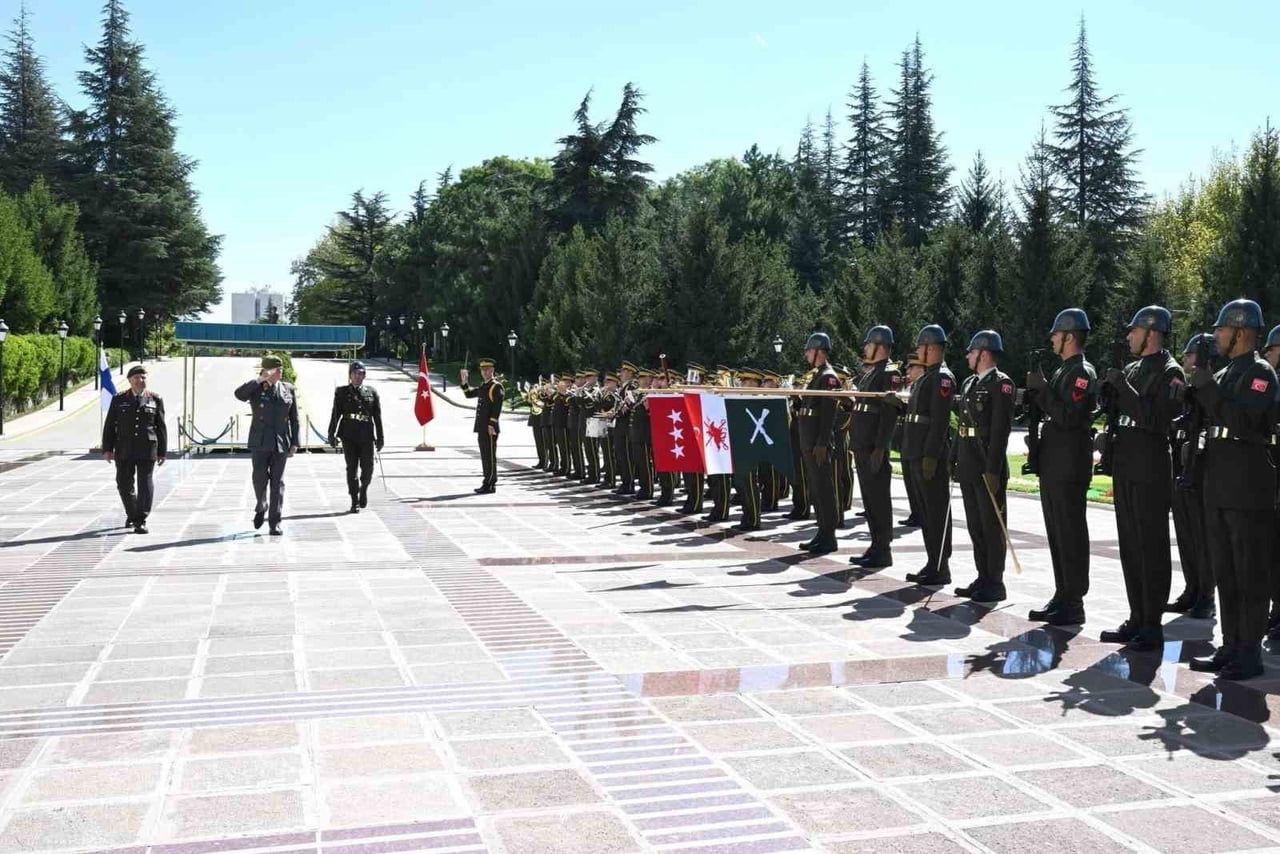 Kara Kuvvetleri Komutanı Tokel, Finlandiyalı mevkidaşını karşıladı