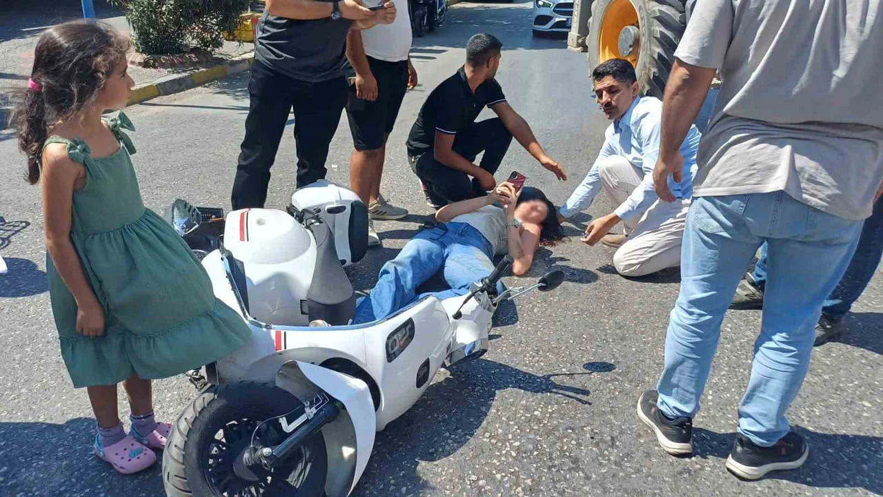 Aydın'da otomobilin önüne çıkacağını düşünen motosikletli kaza yaptı