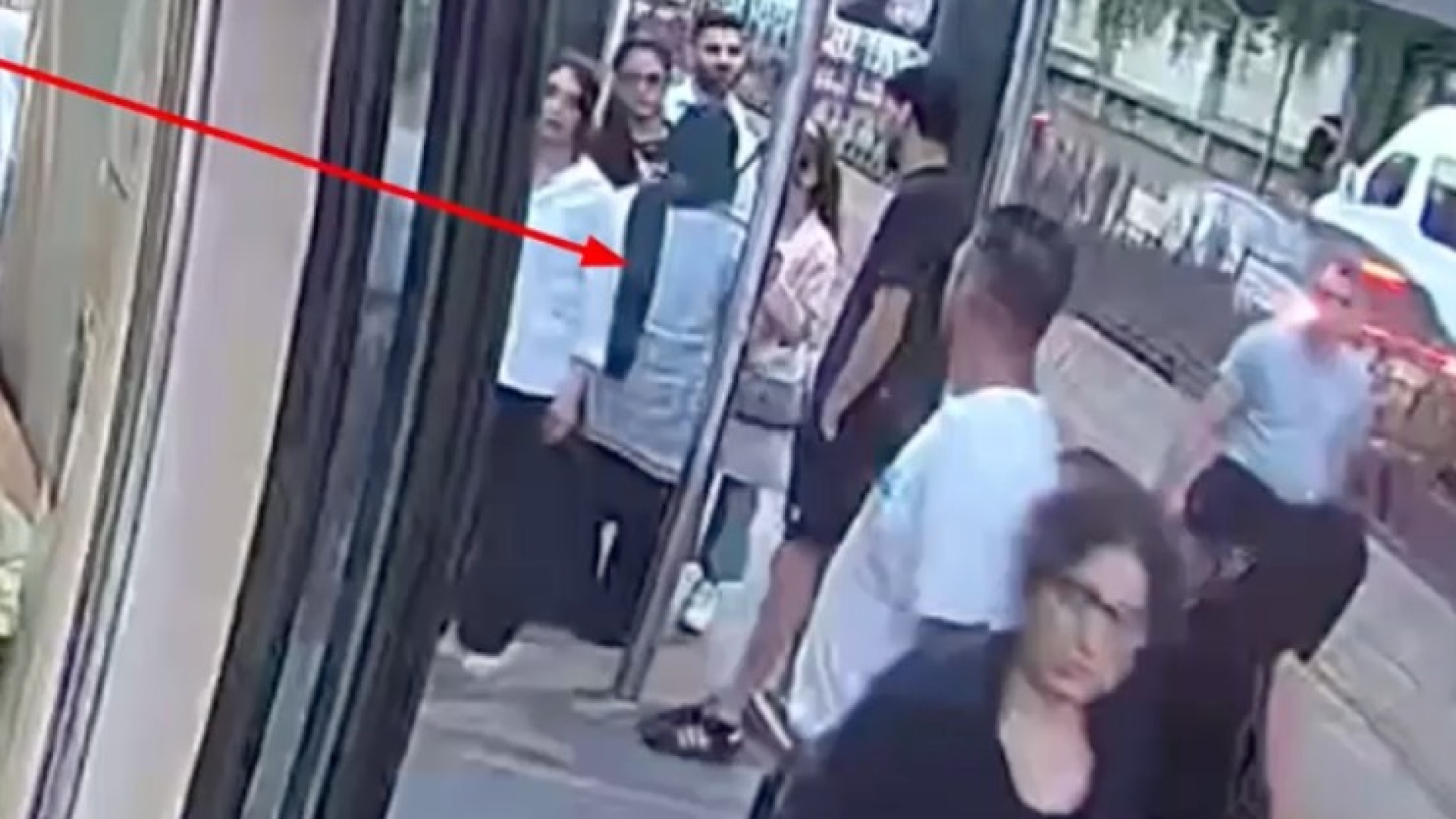 İstanbul'da turistlere yönelik yankesicilik yapan şebekeye operasyon