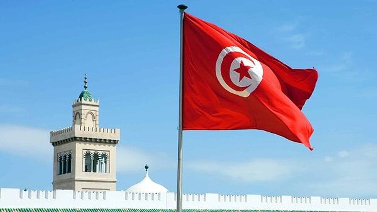 Tunus Meclisi'nde 56 milletvekili olağanüstü genel kurul çağrısı yaptı
