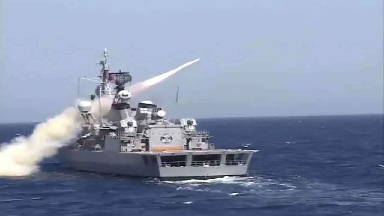 TCG Yavuz fırkateyni Beykoz sahilinde müze gemi olarak hizmet verecek
