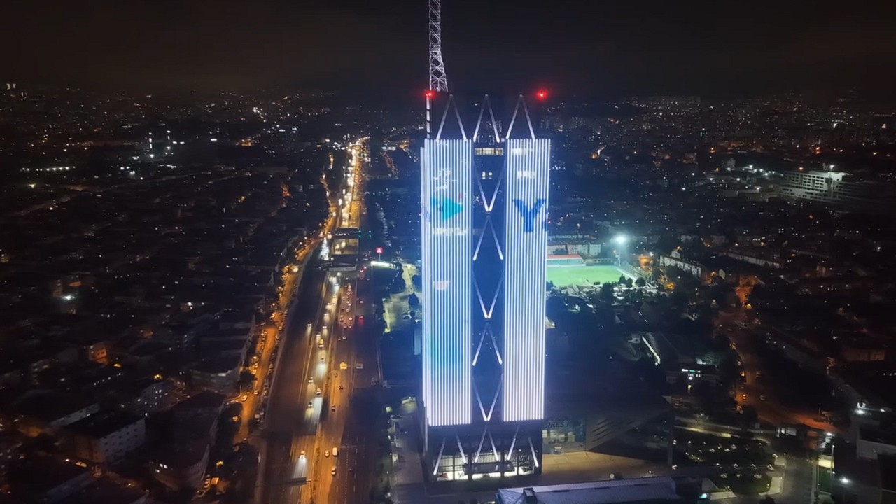 Türk Telekom binasına COP31 kapsamında mesaj yansıtıldı
