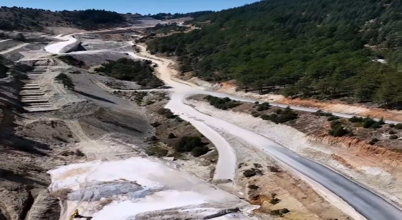 Kahramanmaraş'ta iş makinesinin çarptığı genç işçi hayatını kaybetti