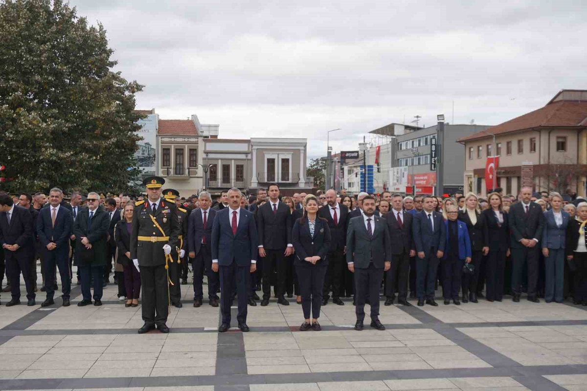 Edirne'de Cumhuriyet Bayramı'nın 103. yılı törenlerle kutlandı
