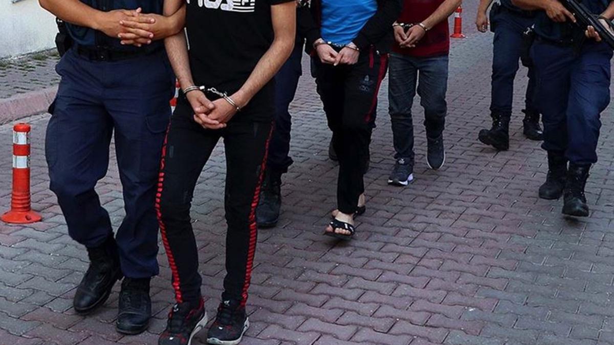 Didim açıklarında İHA tarafından tespit edilen botta 34 göçmen yakalandı