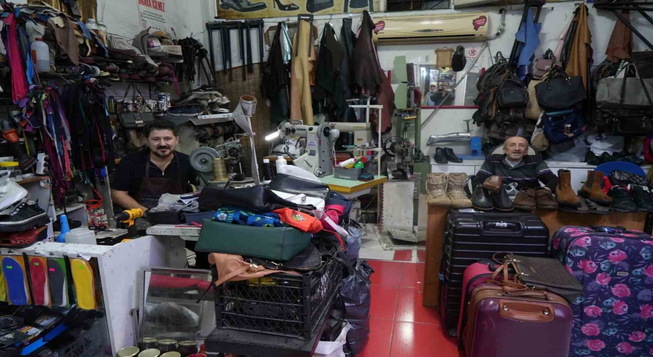 Okul sezonu ve yağışlar Samsun'daki tamircilerin işlerini hareketlendirdi