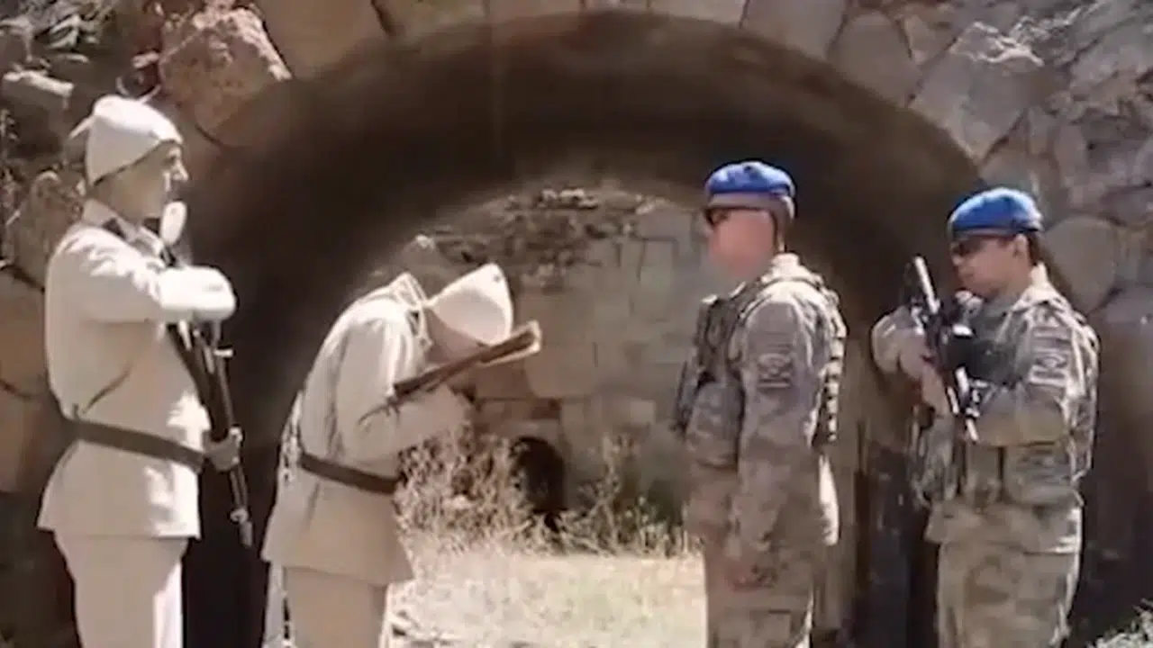 Erzurum İl Jandarma Komutanlığı çocuklara tarihi mekan gezisi düzenledi