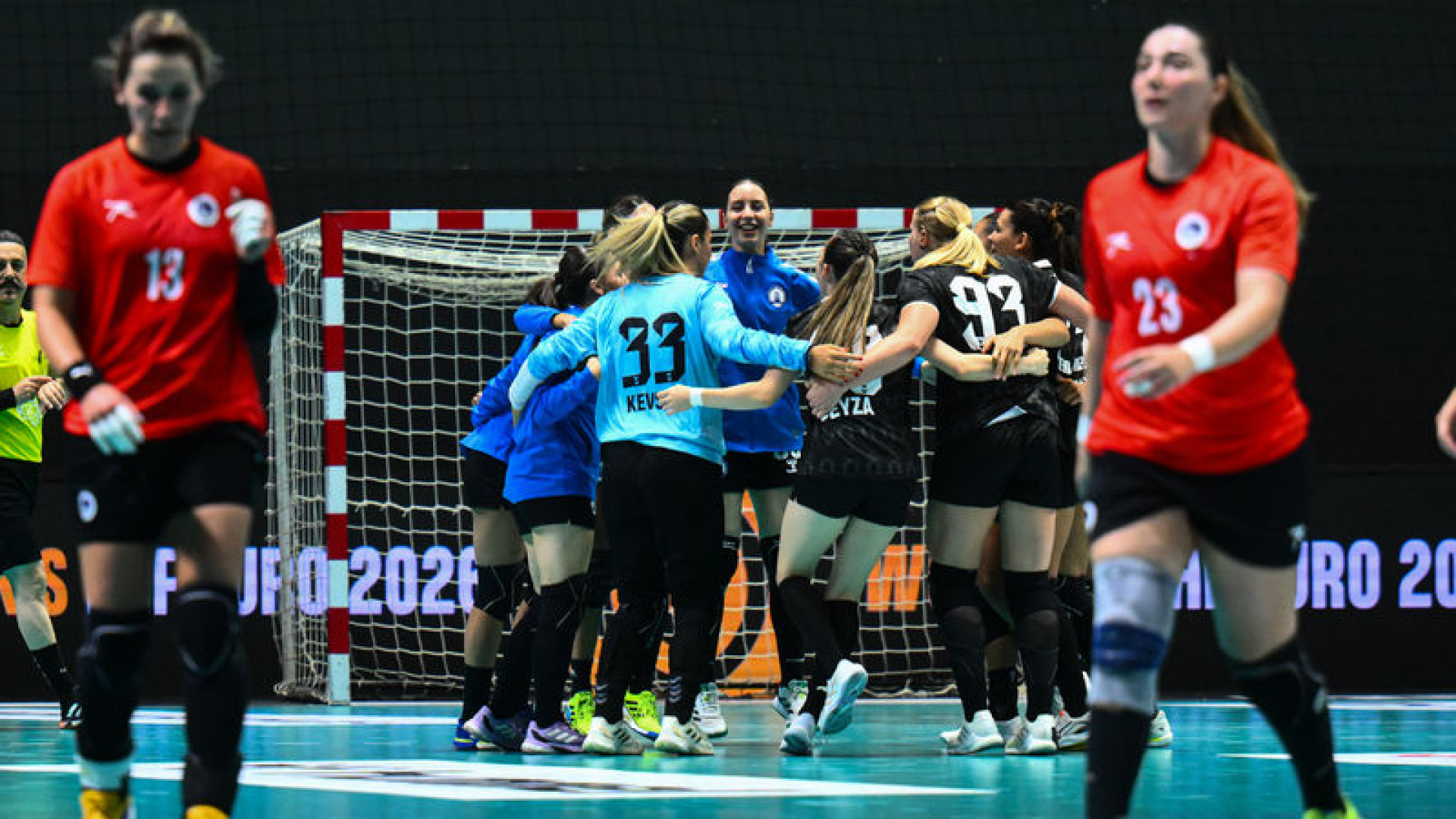 Bursa Büyükşehir Belediyespor ve Armada Praxis Yalıkavak finale yükseldi