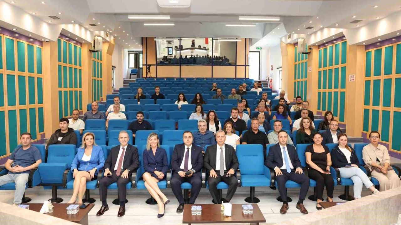 Denizli OSB'de ihracat finansmanı ve risk yönetimi toplantısı yapıldı