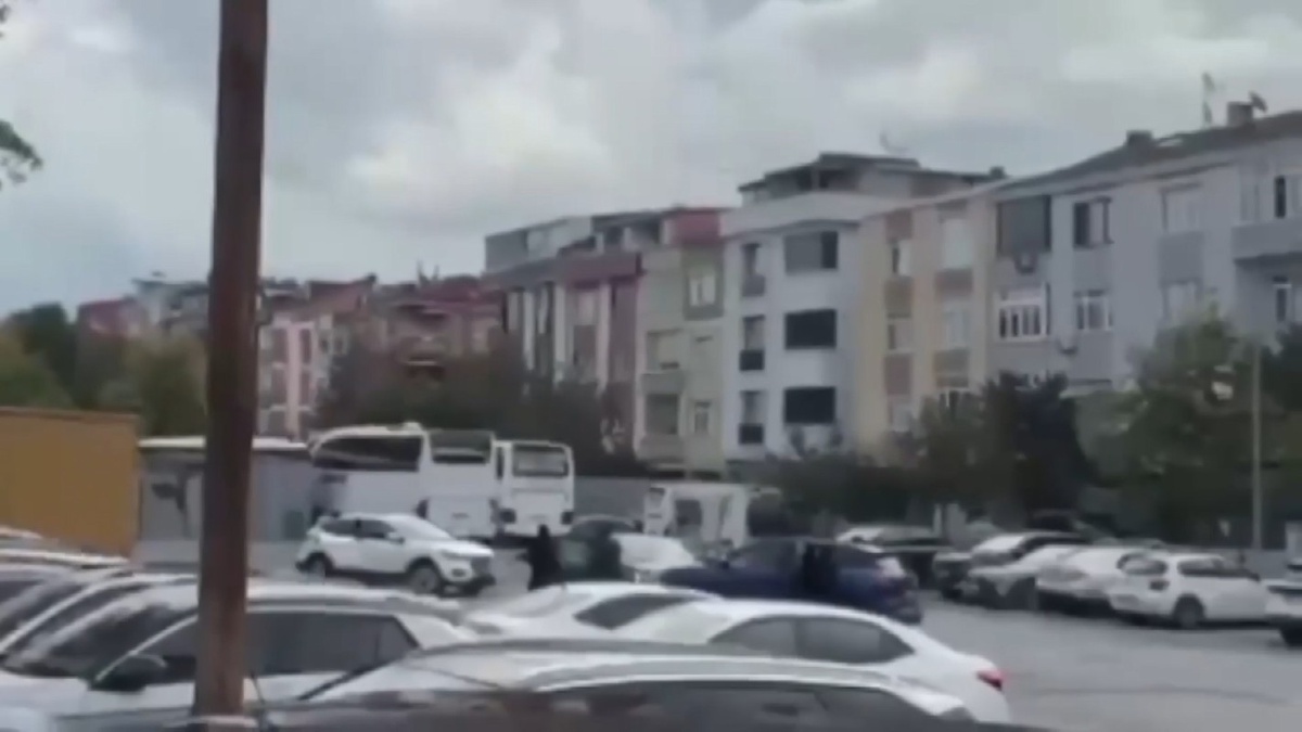 Bayrampaşa'da altın ve döviz gasp eden 12 şüpheli yakalandı