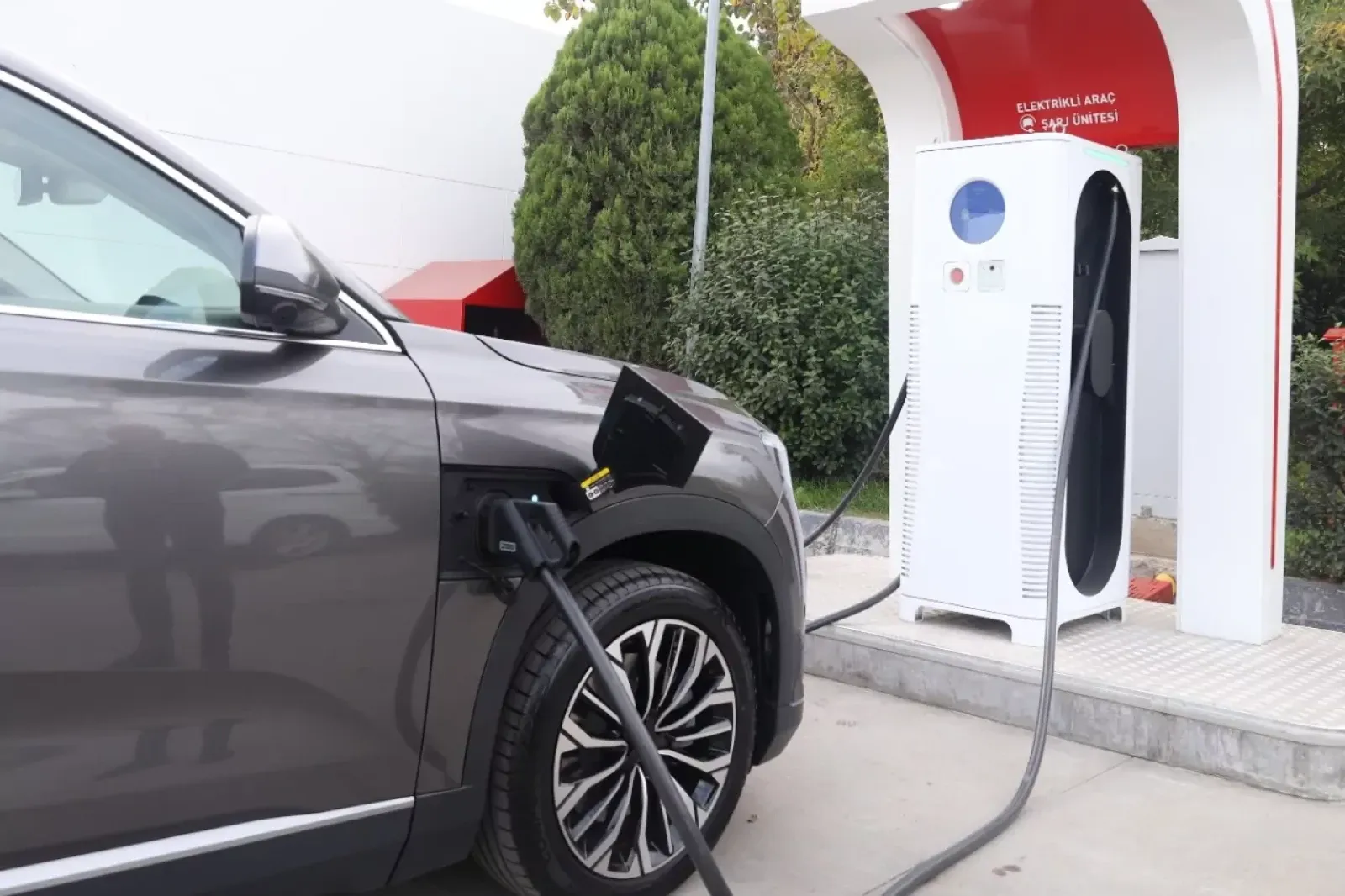 DMM elektrikli araçların evde şarj edilmesine yönelik yasak iddialarını yalanladı