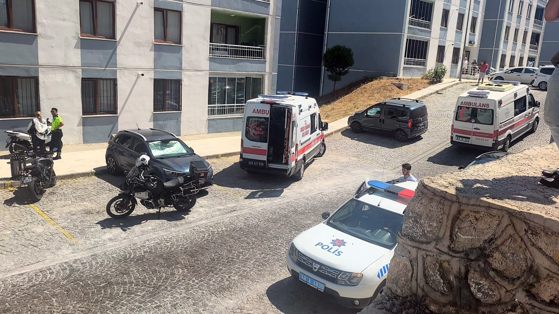 Muğla'da bir kadın ve bir erkek aynı dairede ölü bulundu