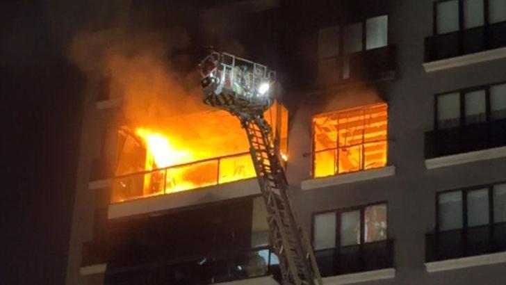 Bursa'da apartman dairesinde çıkan yangında 19 kişi hastaneye kaldırıldı