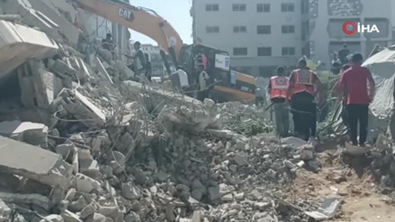 Gazze'de hasar gören 6 katlı bina çöktü: 20 ölü, 100 kişi enkaz altında